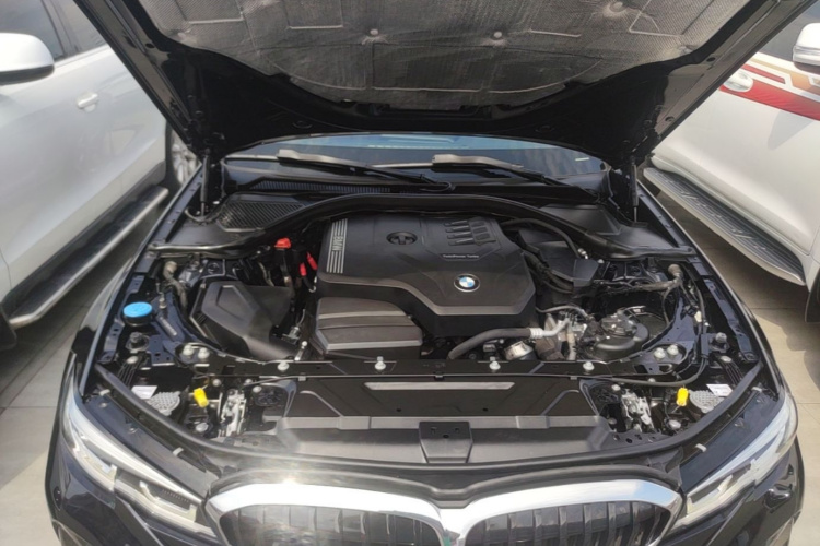 BMW 3 Series 2022 #22 BMW 3 Series 2022 car image #22
