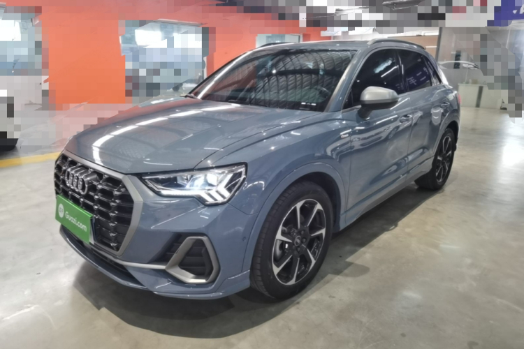 Audi Q3 2022 car image #2