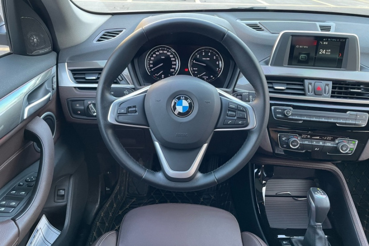 BMW X1 2019 #16 BMW X1 2019 car image #16
