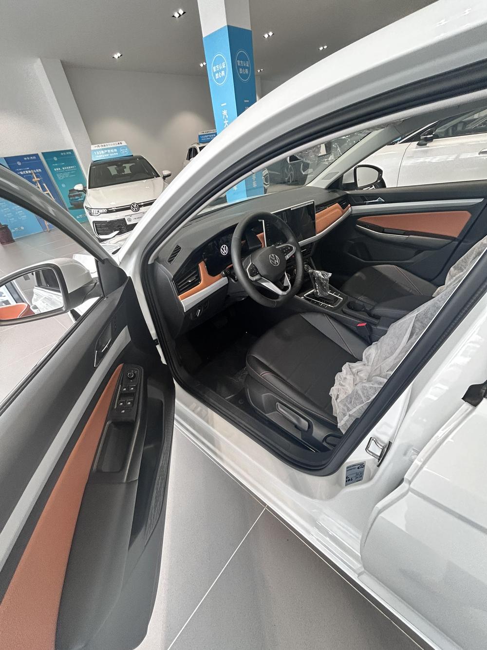 Volkswagen Bora 2025 car image #9