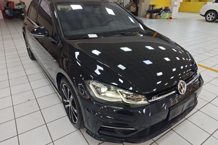 Volkswagen Golf 2020 car image #4