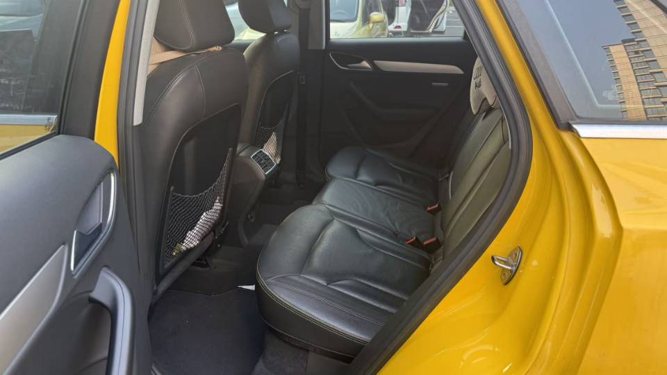 Audi Q3 2017 car image #4