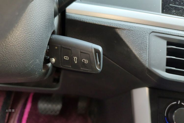Volkswagen Polo 2022 car image #10