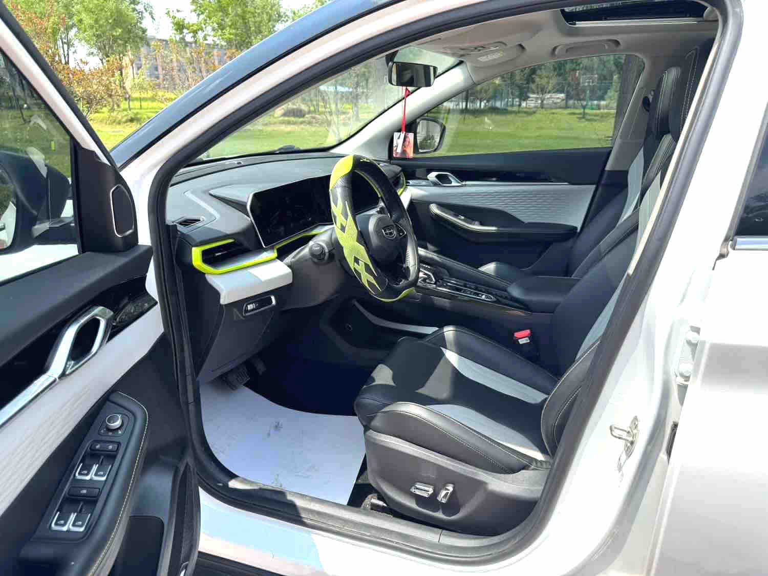 GEELY Coolray 2023 car image #6