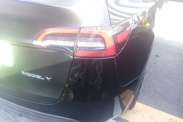 Tesla Model Y 2021 #8 Tesla Model Y 2021 car image #8
