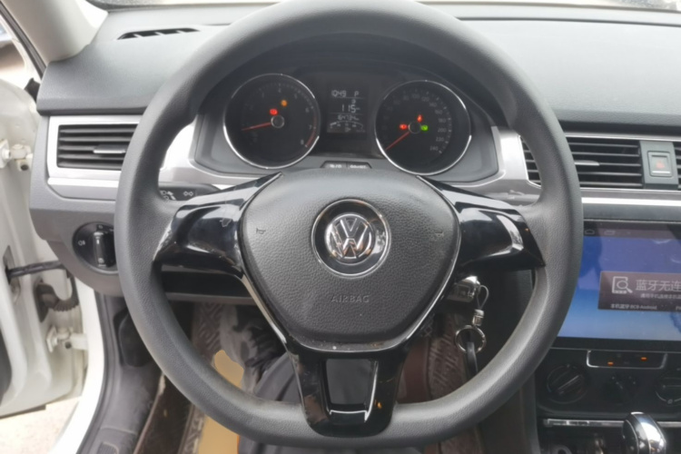 Volkswagen Bora 2016 car image #11