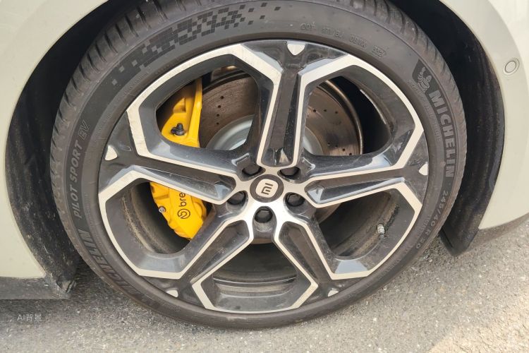 MI SU7 2024 image de voiture #9