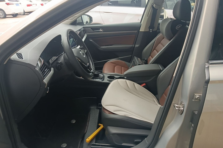Volkswagen Lavida 2019 car image #15