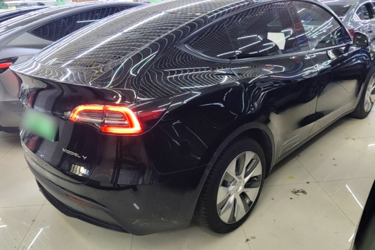 Tesla Model Y 2022 #7 Tesla Model Y 2022 car image #7