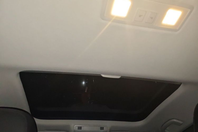 Volkswagen Golf 2020 car image #16