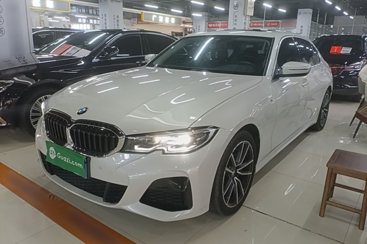 BMW 3 Series 2021 car image #2