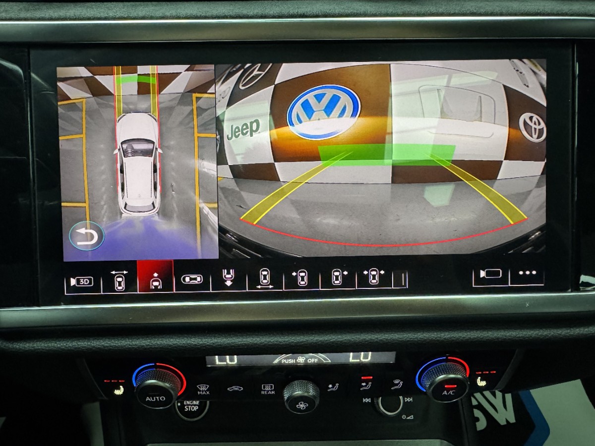 Audi Q3 2022 car image #11
