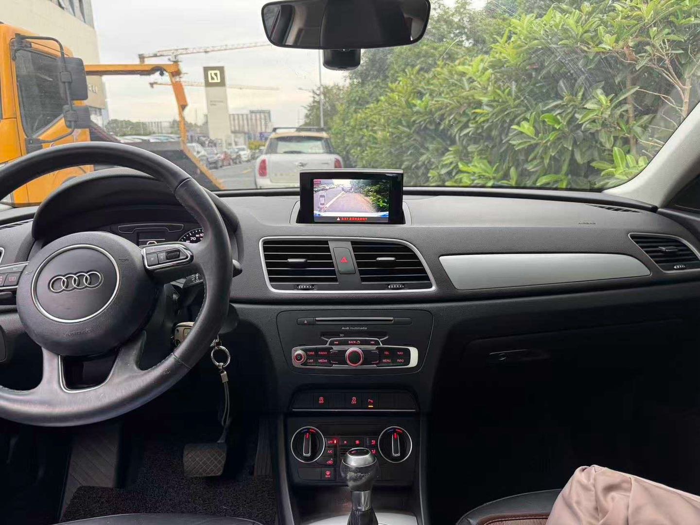Audi Q3 2017 car image #4