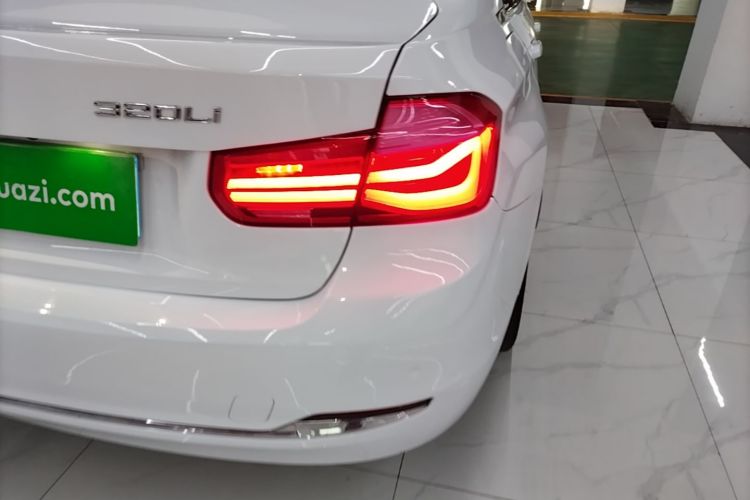 BMW 3 Series 2017 #8 BMW 3 Series 2017 car image #8