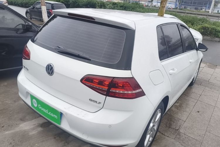Volkswagen Golf 2017 car image #7