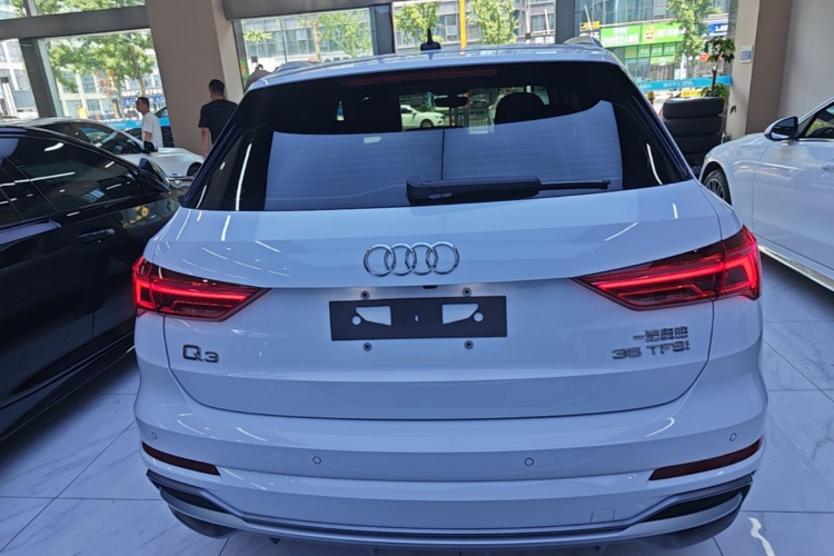 Audi Q3 2023 #6 Audi Q3 2023 car image #6