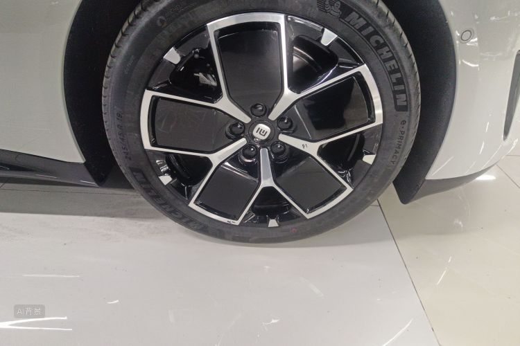 MI SU7 2025 image de voiture #9