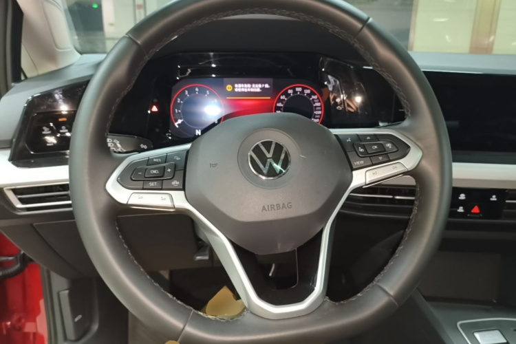Volkswagen Golf 2022 car image #18