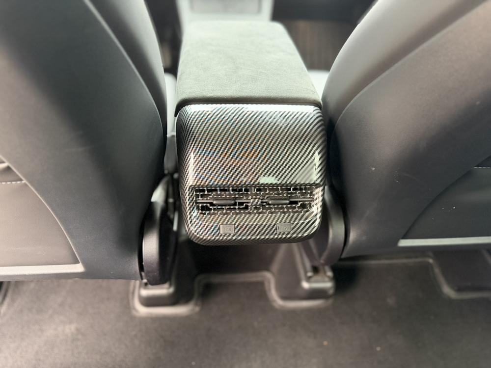 Tesla Model Y 2024 car image #13