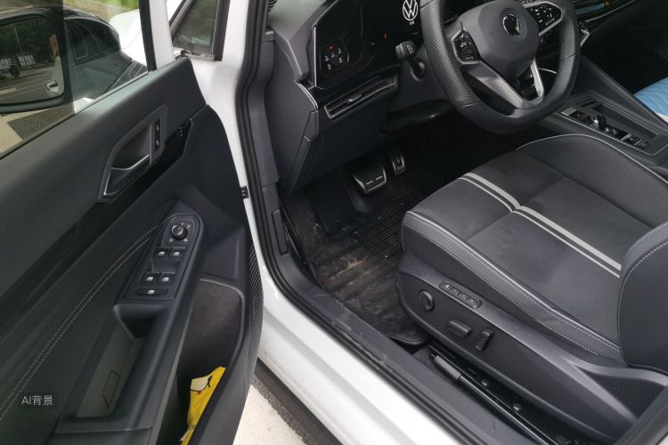 Volkswagen Golf 2022 car image #18