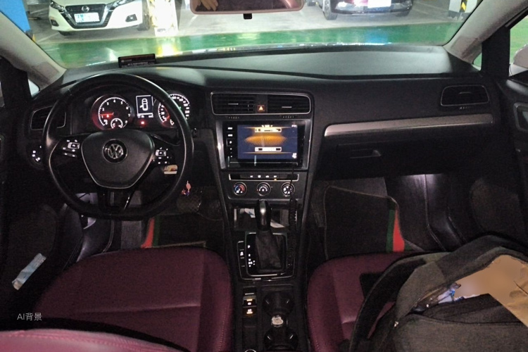 Volkswagen Golf 2020 car image #11