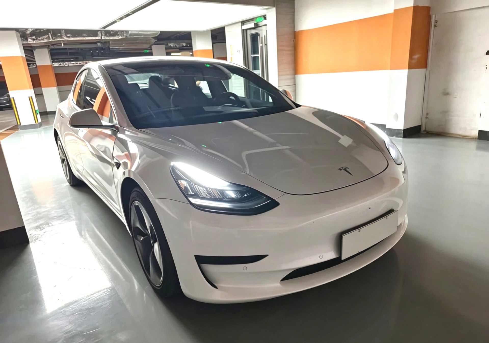 Tesla Model 3 2020 #3 Tesla Model 3 2020 صورة سيارة #3