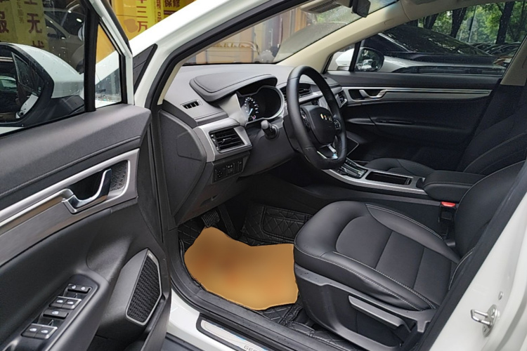 GEELY Emgrand GS 2019 car image #16