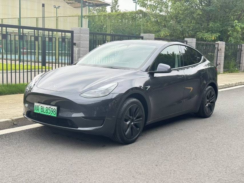 Tesla Model Y 2024 Tesla Model Y 2024 car image