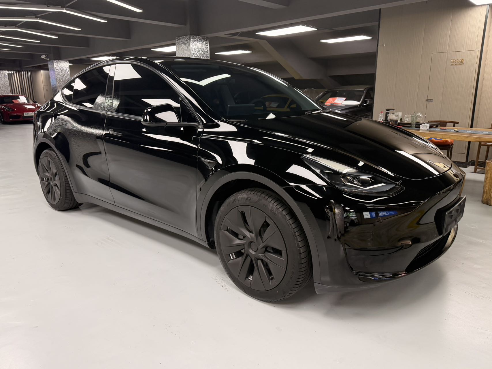Tesla Model Y 2023 car image #3