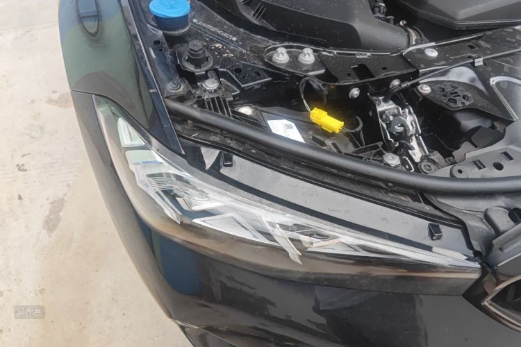 BMW 3 Series 2025 #8 BMW 3 Series 2025 car image #8