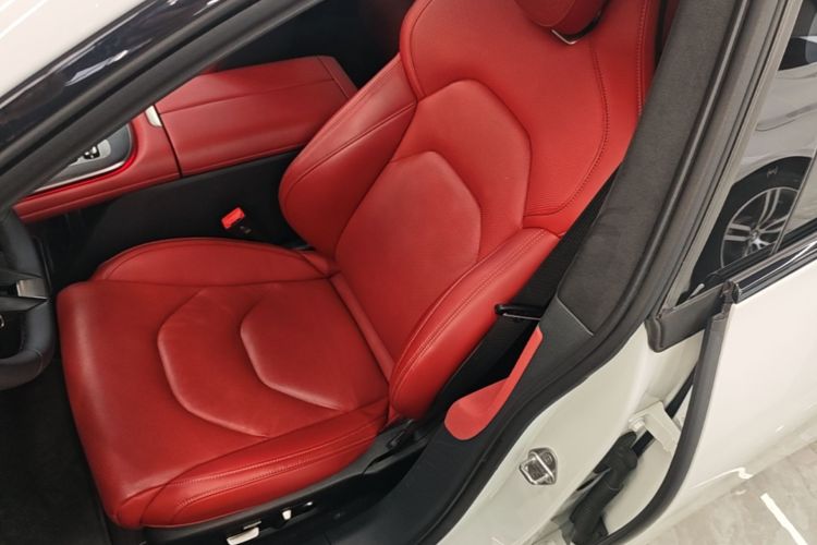 MI SU7 2025 immagine di auto #15