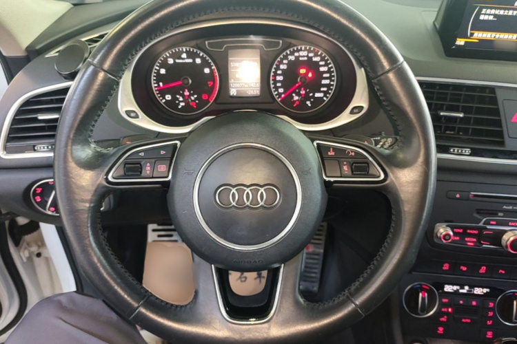 Audi Q3 2016 #11 Audi Q3 2016 car image #11