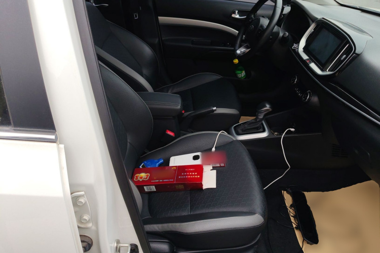 起亚 奕跑 2019 汽车图片 #24