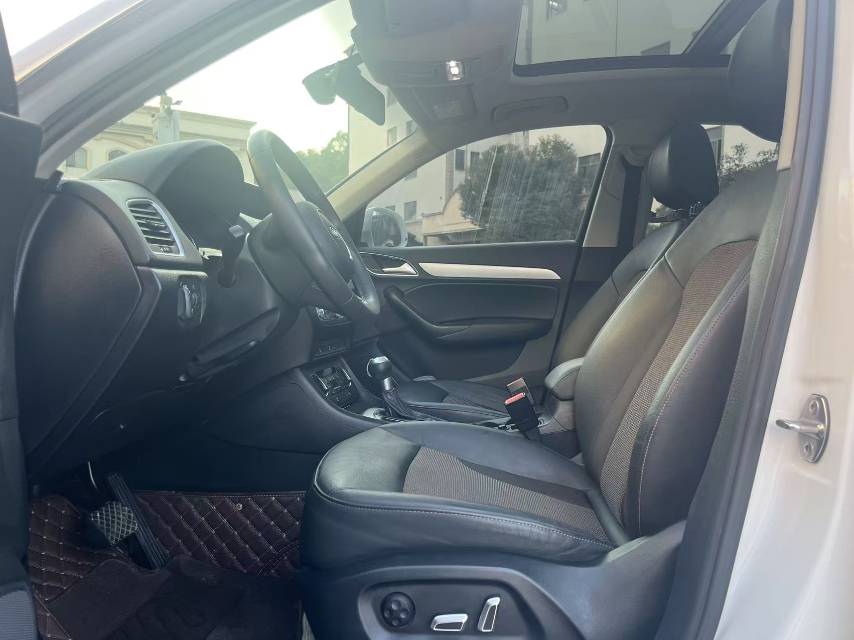Audi Q3 2017 car image #6