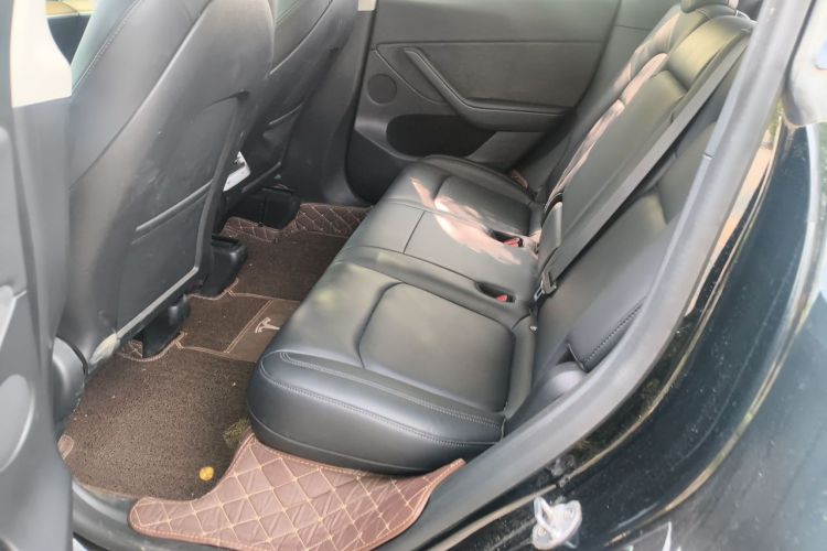 Tesla Model Y 2022 car image #13