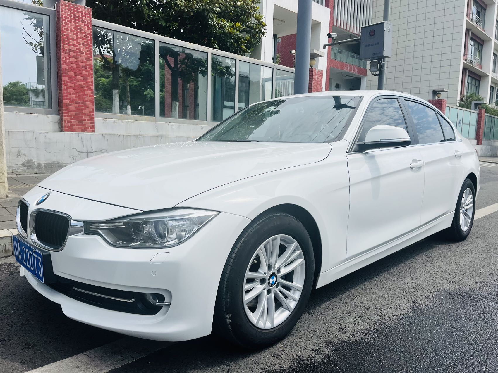 BMW 3 Series 2014 BMW 3 Series 2014 car image