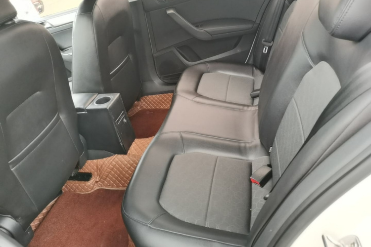 Volkswagen Santana 2016 car image #17