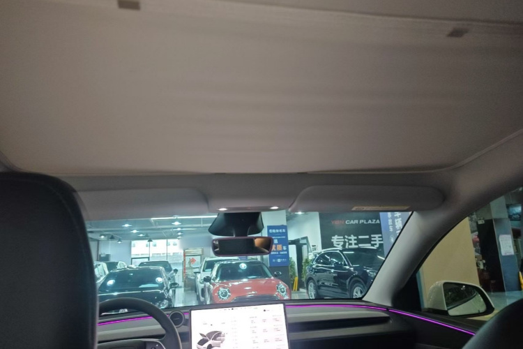 Tesla Model Y 2025 #18 Tesla Model Y 2025 car image #18