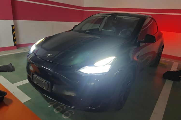 Tesla Model Y 2022 #2 Tesla Model Y 2022 car image #2