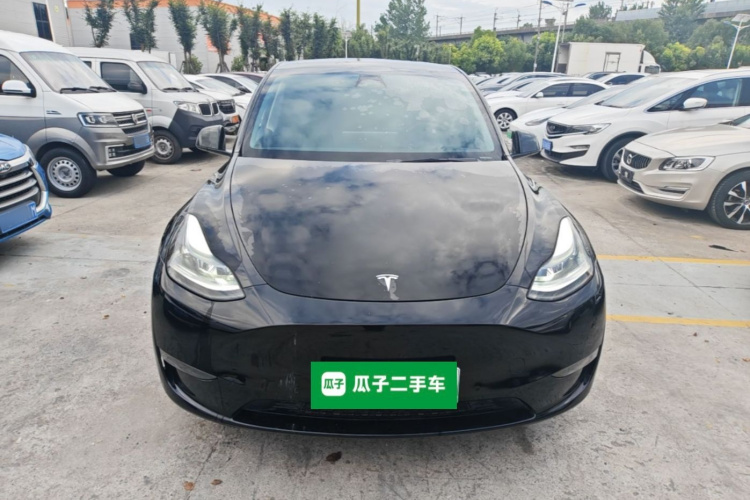 Tesla Model Y 2023 #3 Tesla Model Y 2023 car image #3