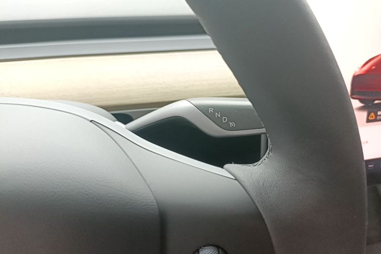 Tesla Model Y 2023 #14 Tesla Model Y 2023 car image #14
