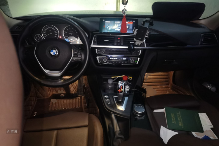 BMW 3 Series 2019 car image #11