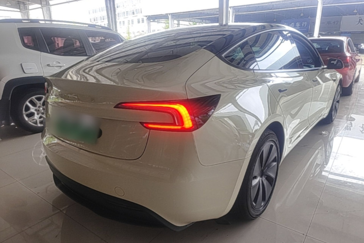 Tesla Model 3 2023 #7 Tesla Model 3 2023 car image #7
