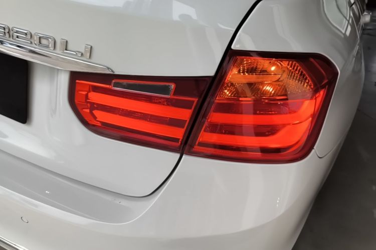 BMW 3 Series 2015 car image #8