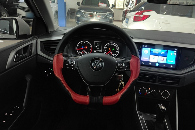 Volkswagen Polo 2020 car image #11