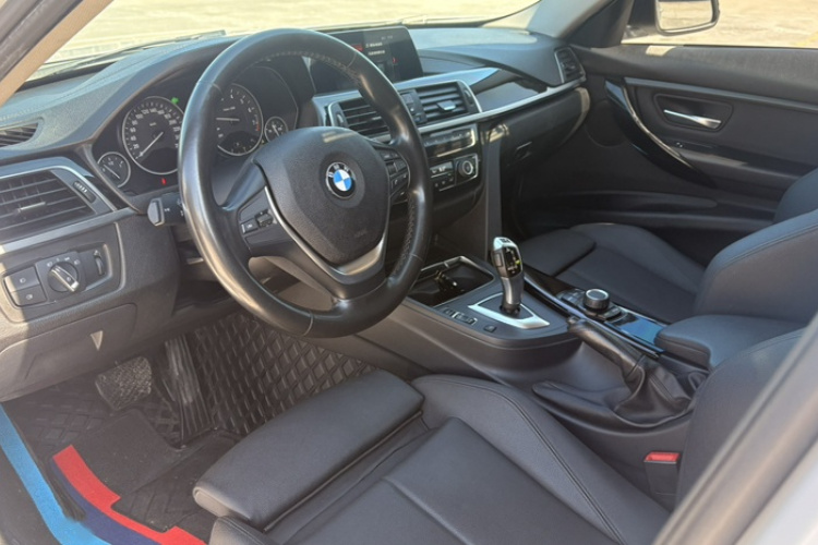 BMW 3 Series 2018 #9 BMW 3 Series 2018 car image #9