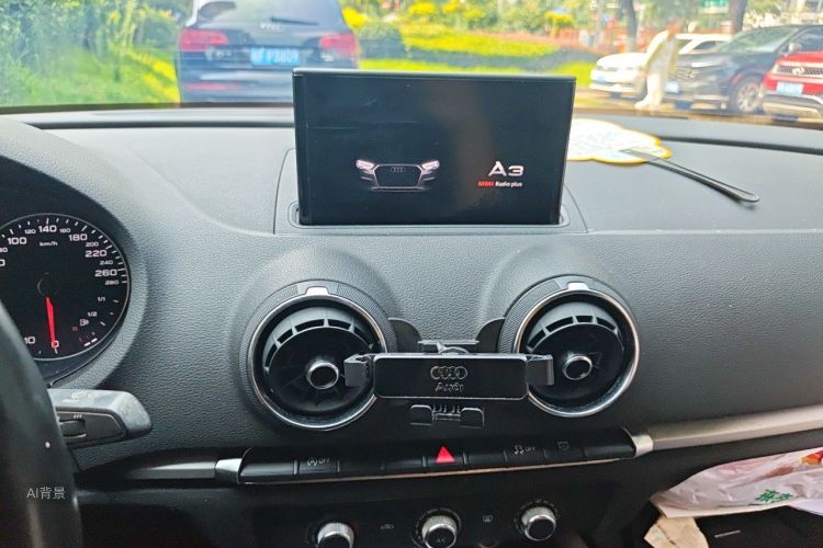 Audi A3 2018 immagine di auto #15