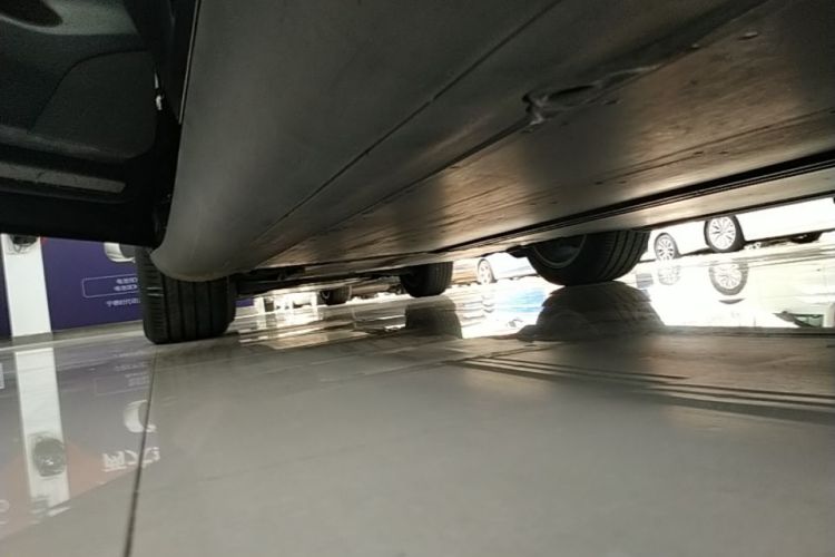 Tesla Model Y 2023 car image #27