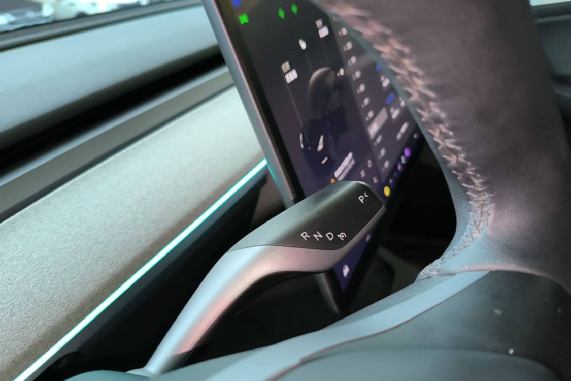 Tesla Model Y 2024 #15 Tesla Model Y 2024 immagine di auto #15