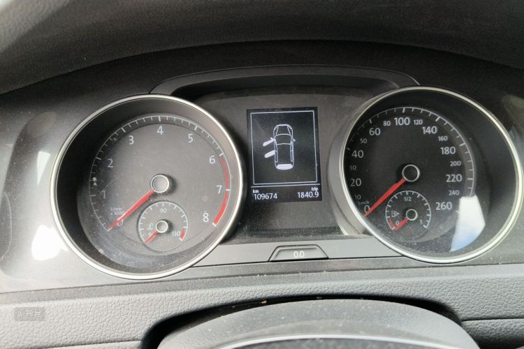 Volkswagen Golf 2017 car image #13